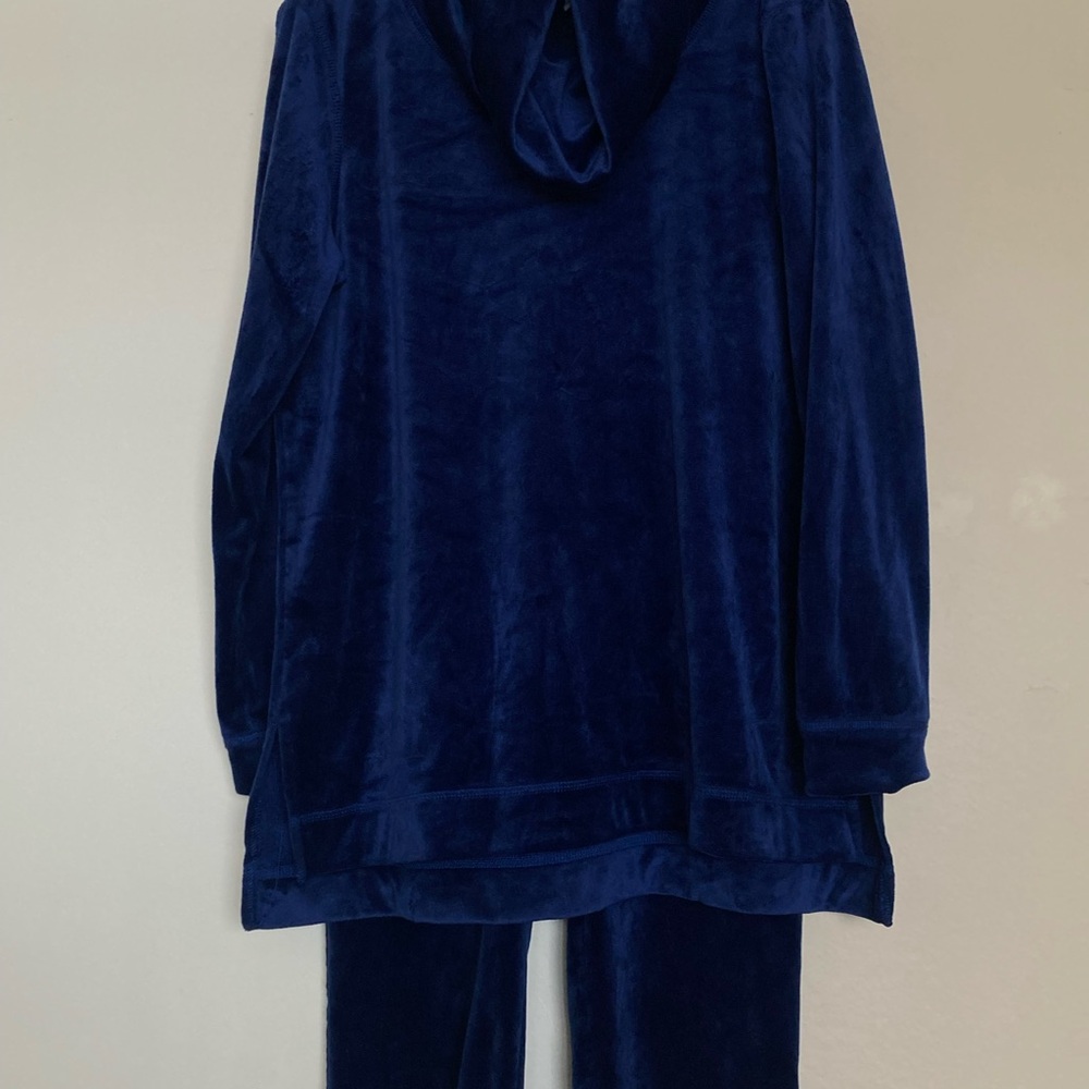 Magaschoni Women’s Matching Loungewear Set in Rich Navy